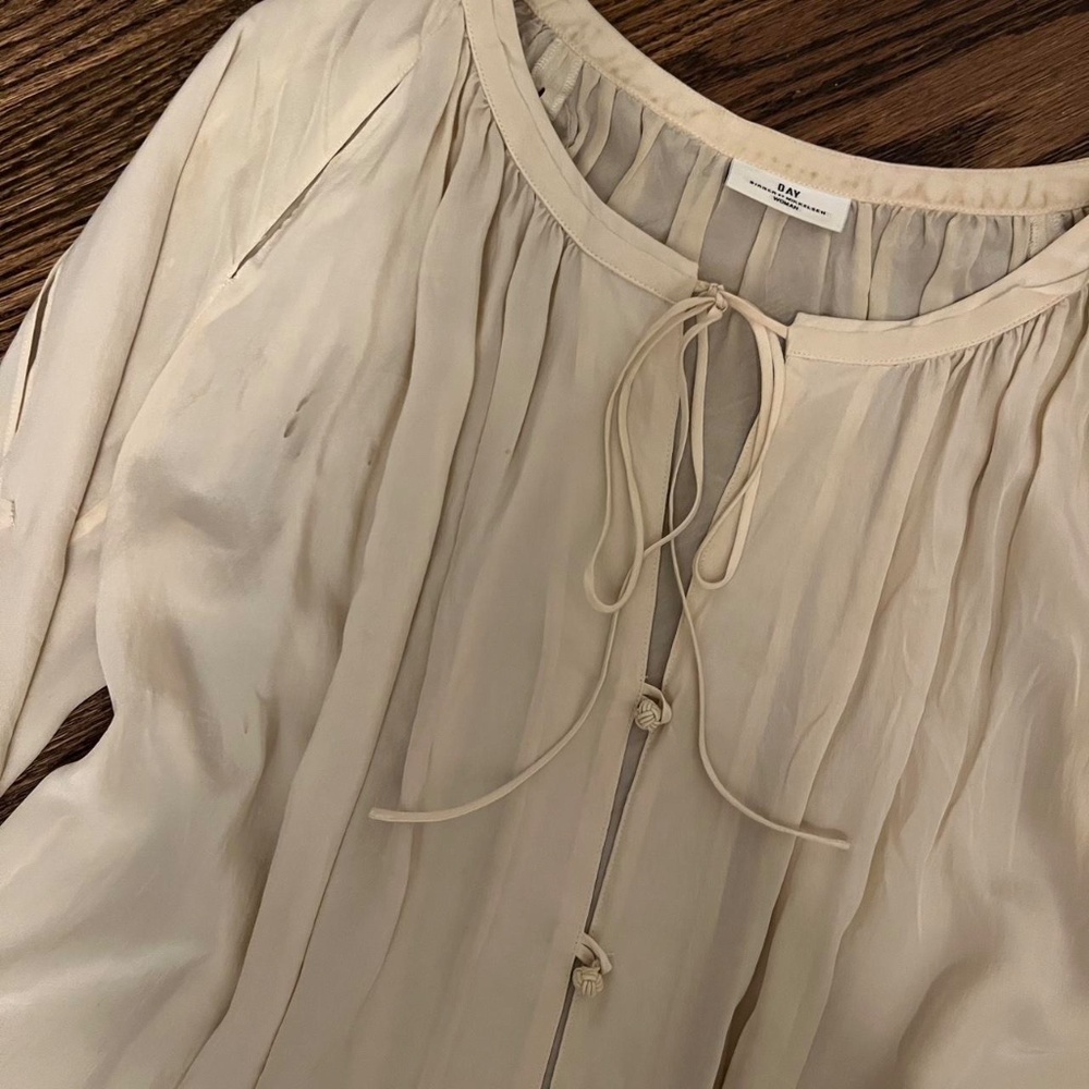 DAY silk button down 🦢 - image 2